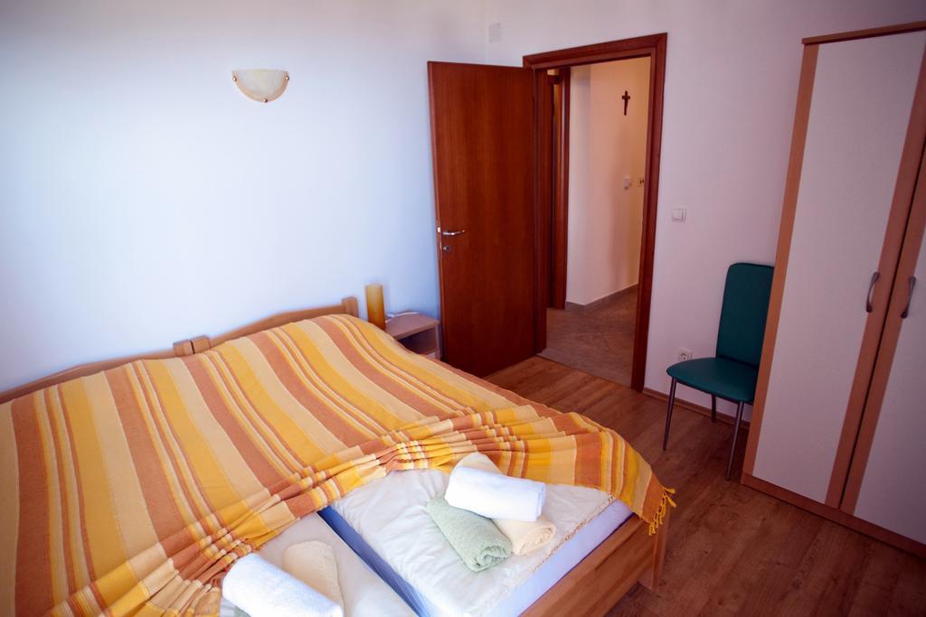 Apartments Marinic Primosten Room photo