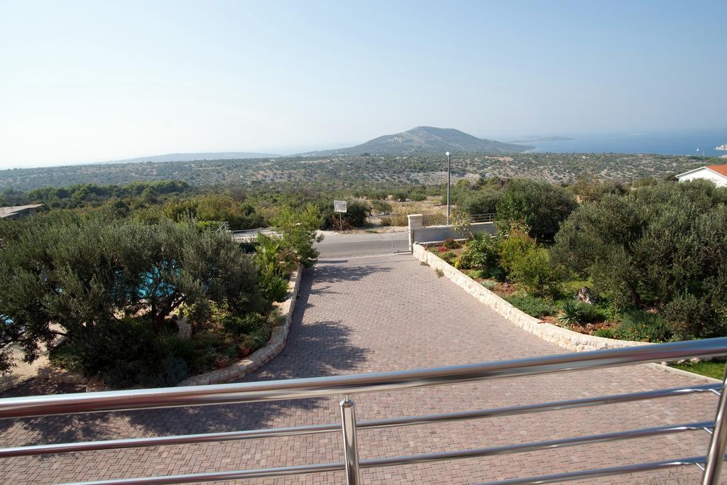 Apartments Marinic Primosten Exterior photo