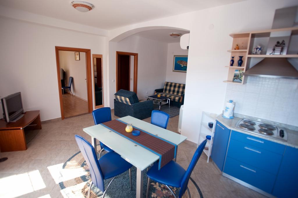 Apartments Marinic Primosten Room photo
