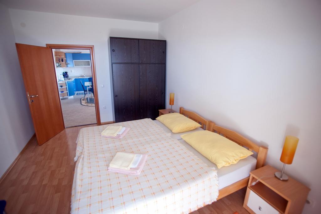 Apartments Marinic Primosten Room photo