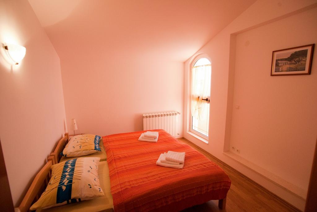Apartments Marinic Primosten Room photo